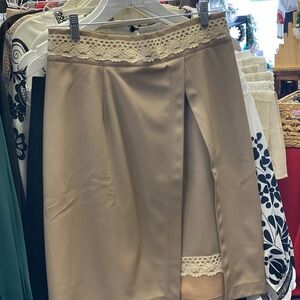 Chic Tan Lace-Accent Pencil Skirt